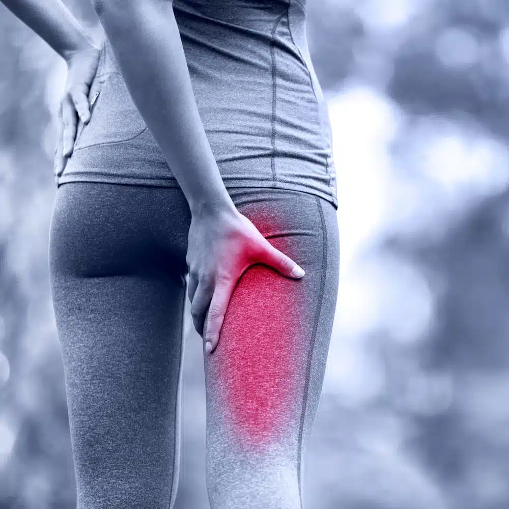 a women that's having a sciatica leg pain