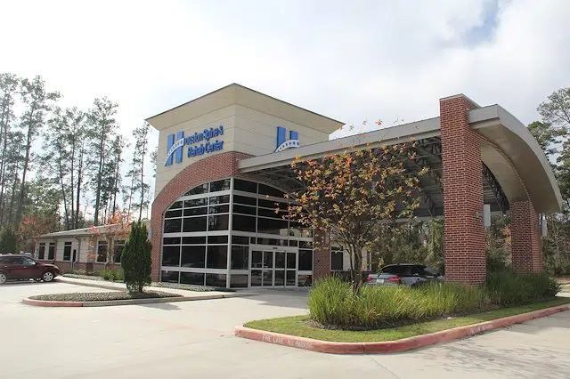 façade of Houston Spine & Rehabilitation Center building